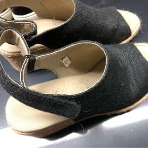 Muji sandals